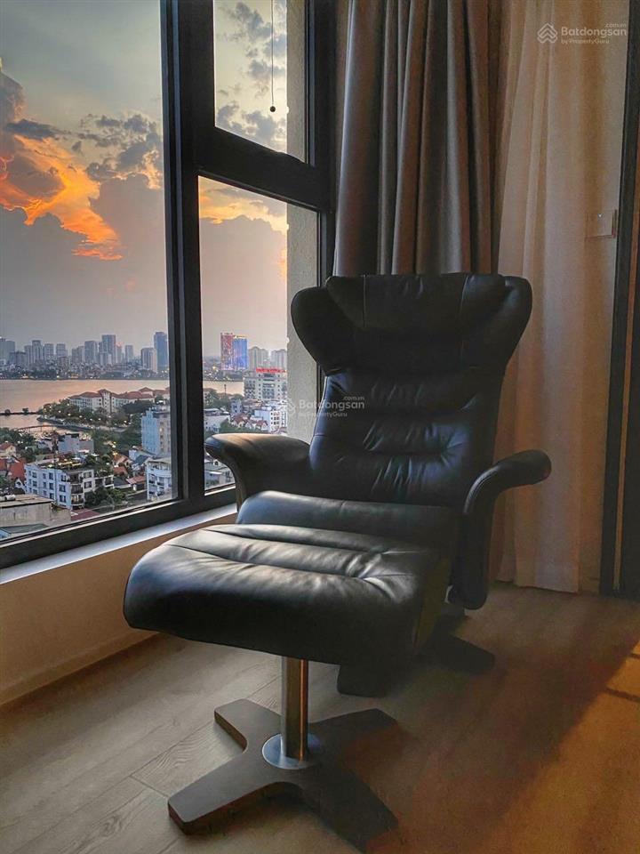 Chính chủ căn hộ cần bán gấp căn hộ 146m2 d'.le roi soleil 59 xuân diệu giá tốt nhất 0988 799 ***