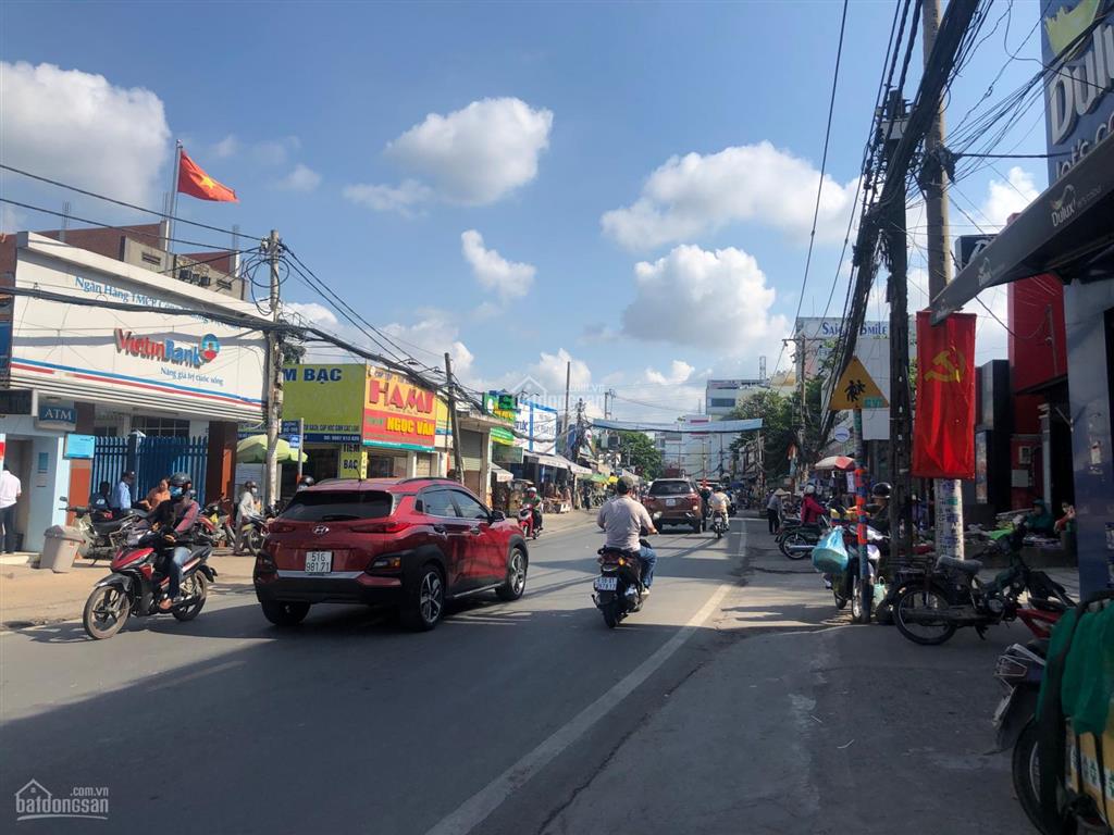 Giá 25 tỷ giảm còn 19 tỷ. mt nguyễn duy trinh, ngay chợ long trường. dt 8m*32m=250m2 vuông vức