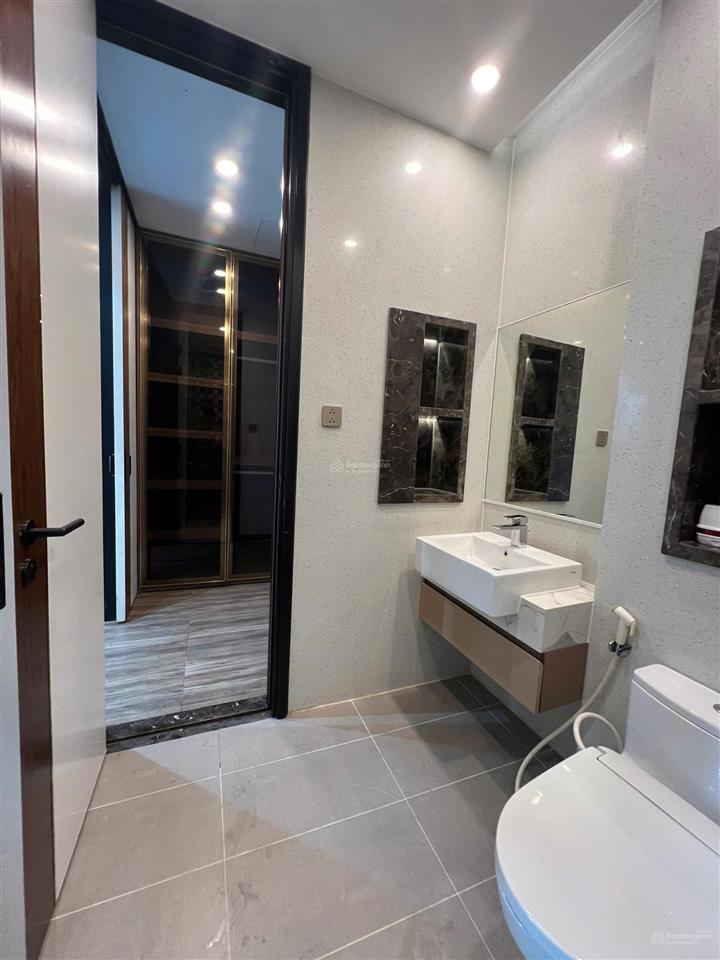 Cần bán căn hộ la astoria 2pn 1wc tầng cao view sông thoáng mát