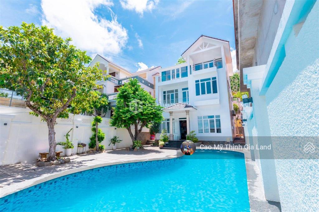 Bán biệt thự view biển bãi dâu ngay gần cầu cần giờ ngang 12m đã hoàn công sở hữu lâu dài