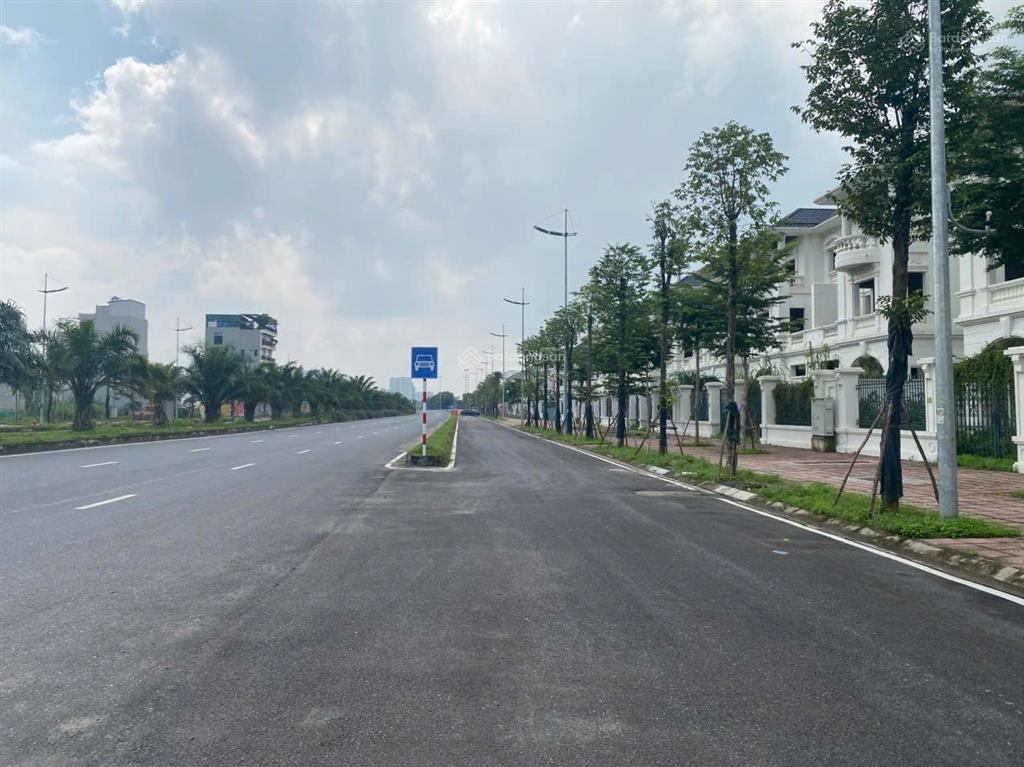 Bán gấp biệt thự 200m2, kđt vườn cam, mặt vành đai 3.5, giá đầu tư chỉ 52.9 tỷ