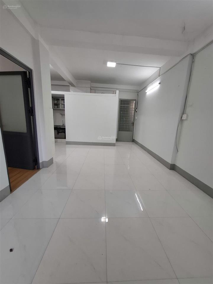 Bán gấp cc 2pn 1wc đường lý thường kiệt, 3,25 tỷ, 55m2, quận 11, hcm