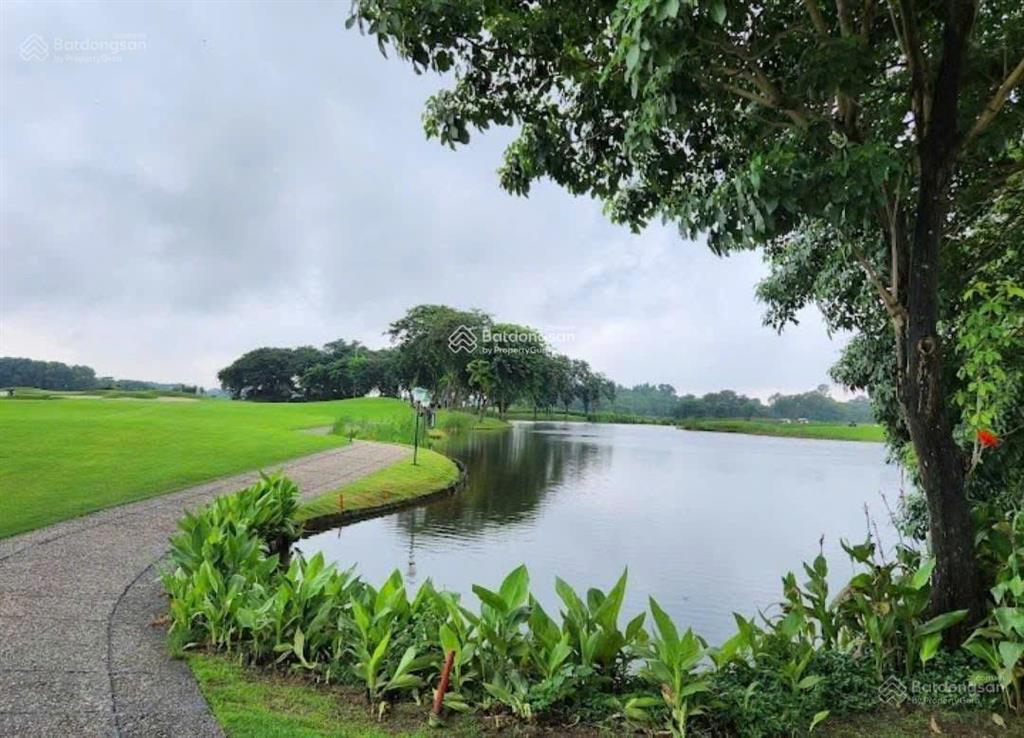Chính chủ gửi bán căn villa sân golf vân trì. diện tích 1190m2 mặt tiền 31m, xây 2 tầng, 205 tỷ