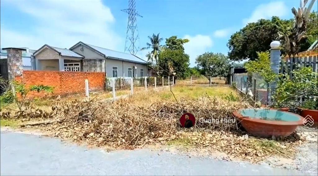 Bán lô đất siêu đẹp 200m² full thổ ngay trung tâm thị trấn trảng bàng, giá 650 triệu, sổ riêng
