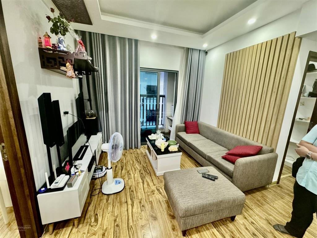 Cần bán căn hộ hoa hậu chung cư green stars dt 65m2, 2pn full nội thất, bc đông nam, giá 5,750 tỷ