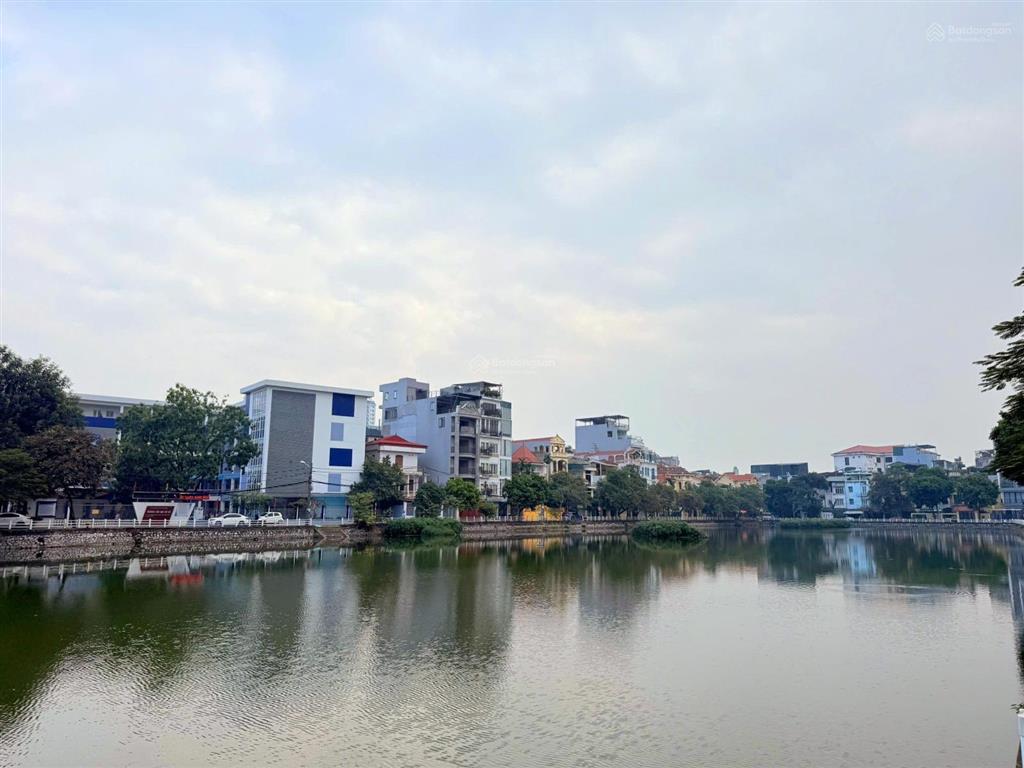Cần bán nhà mặt view hồ bồ đề 175m2 giá 42 tỷ gần bv tâm anh, đường hồng tiến, nguyễn văn cừ