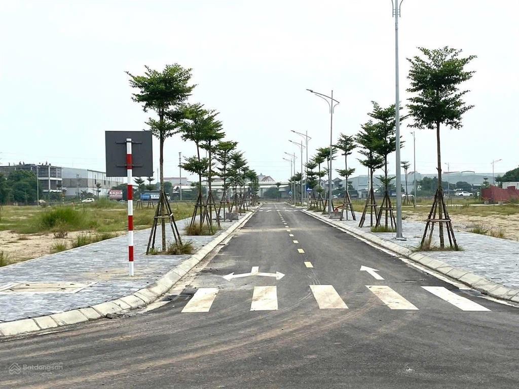 100m2 hướng đông nam, trung tâm ngã tư đẹp nhất đấu giá việt yên gần vđ4 chỉ với 5x tr/m2