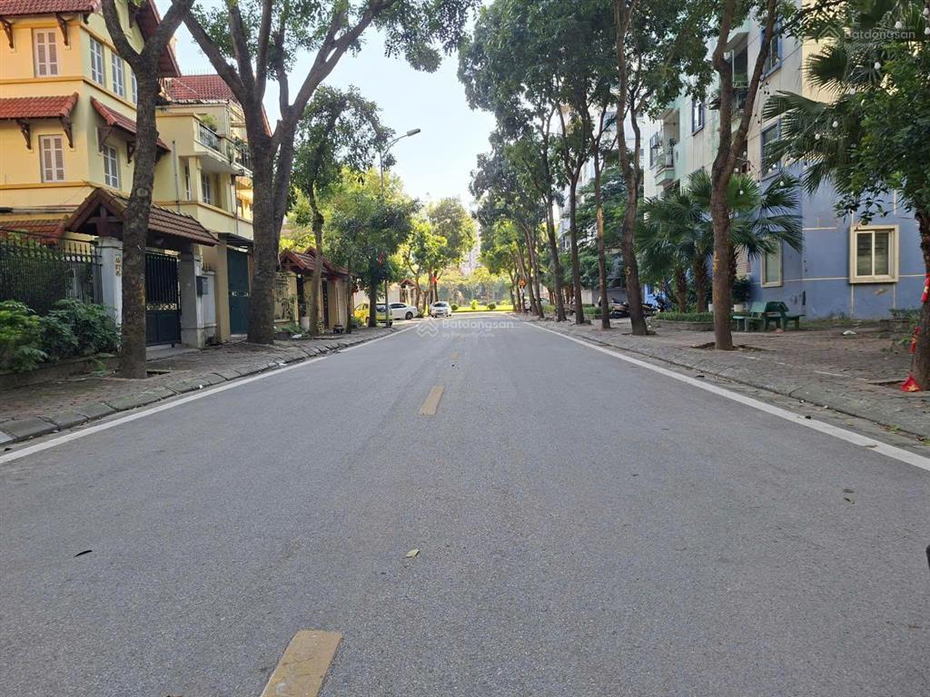 Bán biệt thự vip mặt phố thép mới kđt việt hưng long biên. cạnh kđt vinhomes riverside