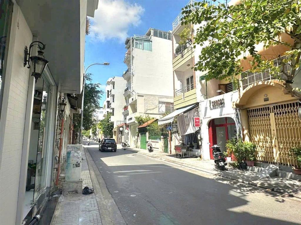 Mặt tiền đường p. tân định ngang khủng 5,6m nhà mới 5 tầng. chỉ 11 tỷ