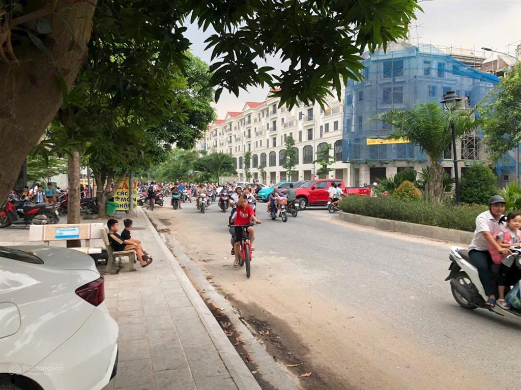 Bán nhanh căn trục chính hinode royal park, đg 33m, dt 90m giá 18,5 tỷ. 0966 675 ***