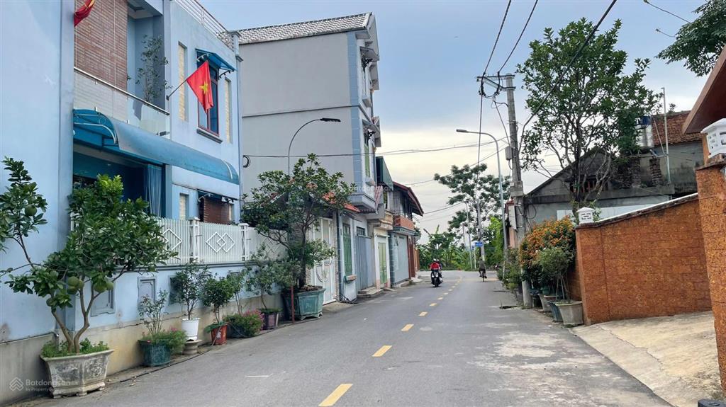Tôi cần bán mảnh đất gần đại lộ thăng long mua lâu rồi nay bán nhanh giá 2,595 tỷ, gần qh vin 300ha