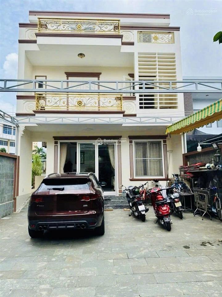 Bán biệt thự sân vườn nguyễn thị minh khai dt 243m2 giá chỉ 19 tỷ bt mới đẹp gần biển bãi sau