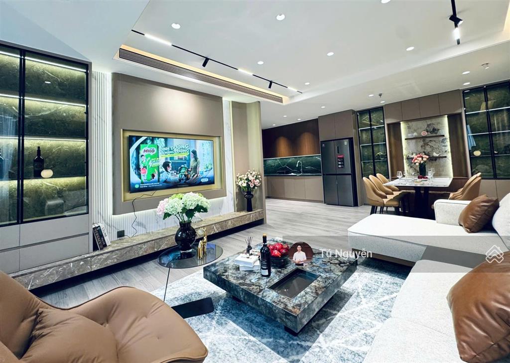 Chính chủ bán căn góc 2 phòng ngủ 55m2, 60b nguyễn huy tưởng. giá 4.5 tỷ