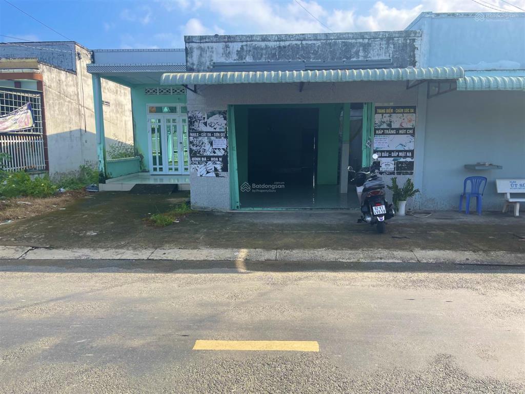 Nhà mặt tiền kinh doanh 5x25m, ngay trung tâm chợ ngã tư thanh phú long gần nhiều tiện ích