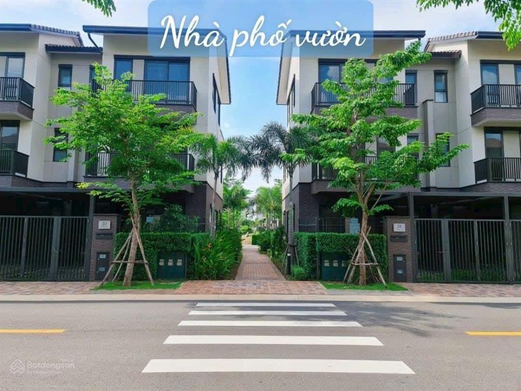 Bán căn bìa nhà phố vườn 1 trệt 2 lầu tại waterpoint, đã có sổ hồng sát kênh đào, giá đầu tư