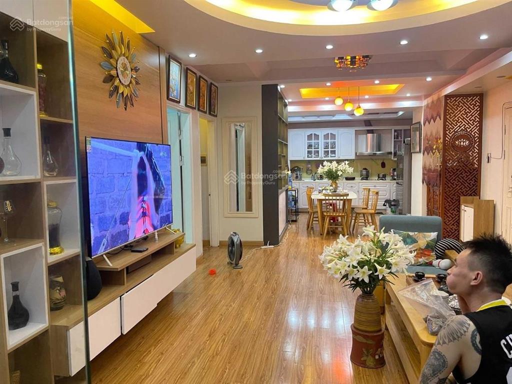 Bán cắt lỗ 100m2 tòa chung cư ct2 văn khê, có 3 phòng ngủ, giá 4,95 tỷ, có nội thất