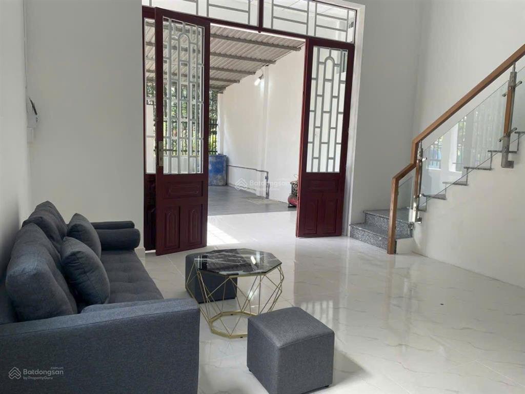 Định hoà 1tỷ 850 tr nhà 1 trệt 1 lửng 2p ngủ sân xe hơi dt 5x18m thổ cư 60m2 dân đông hiện hữu