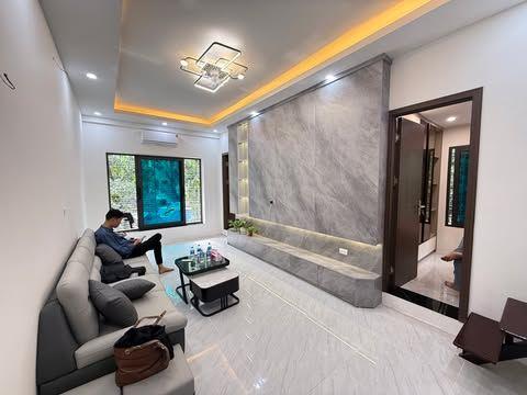 Giảm nửa tỷ Chủ cần bán gấp căn hộ 120m2 3 ngủ, lô góc 3 mặt thoáng, có thể chia 4 ngủ, full nội thất