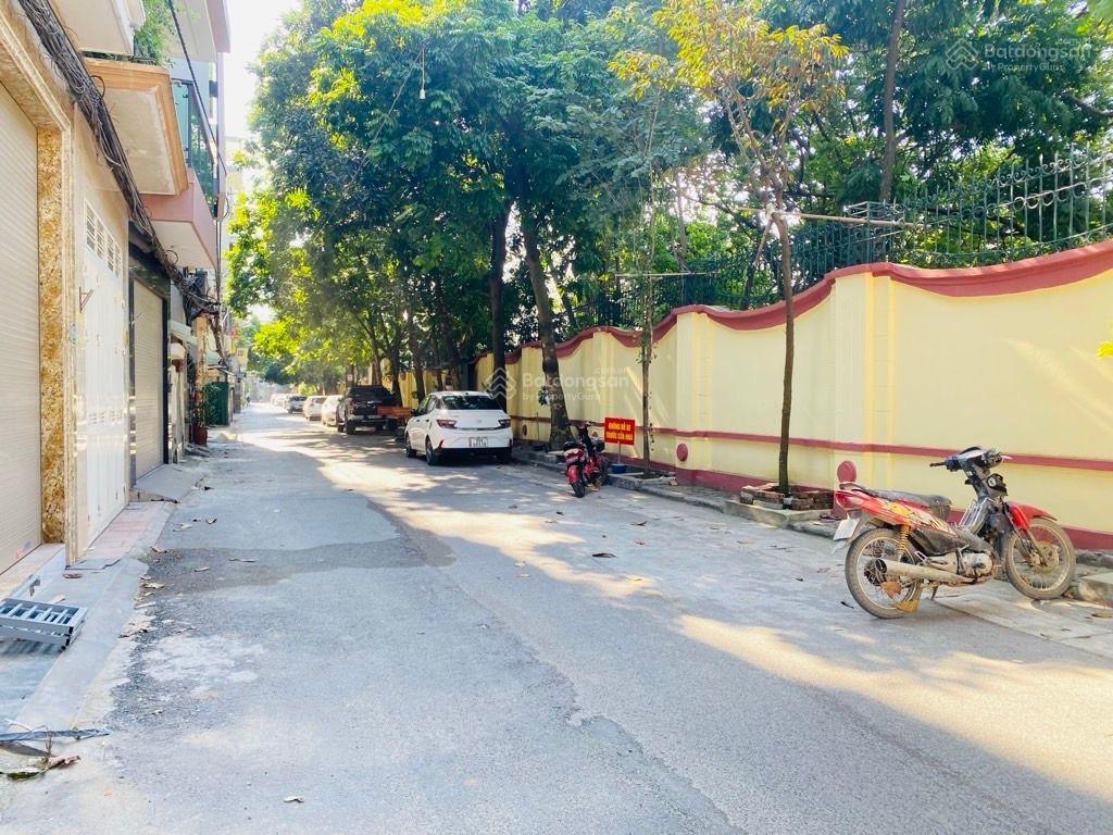 Đất đẹp thanh xuân mặt tiền rộng ô tô vào nhà