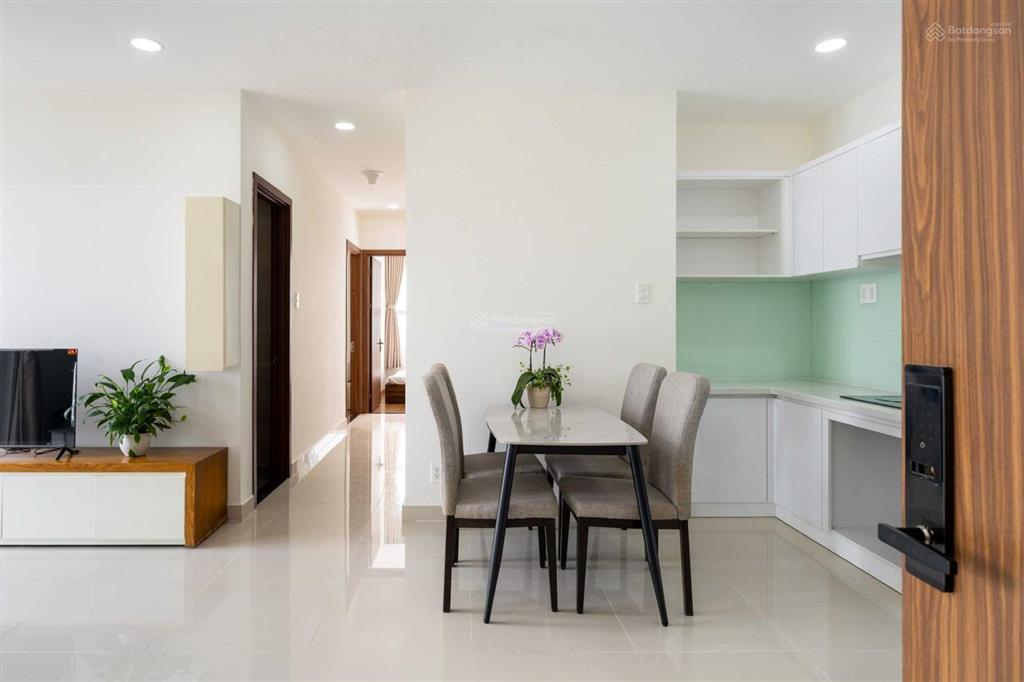 Cần tiền bán gấp căn hộ 90m2 3pn 2wc giá 3,6 tỷ tầng đẹp bao gồm các chi phí. 0907 174 ***