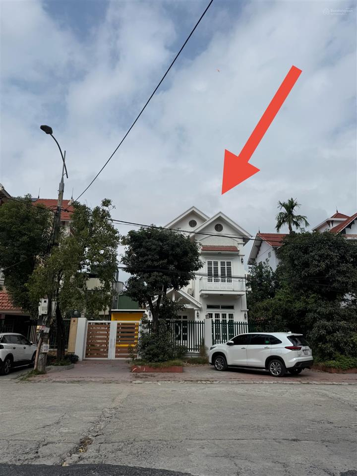 Cần bán căn biệt thự sân vườn đường lớn hướng nam, sát khu tắm khoáng nóng onsen 0989 487 ***