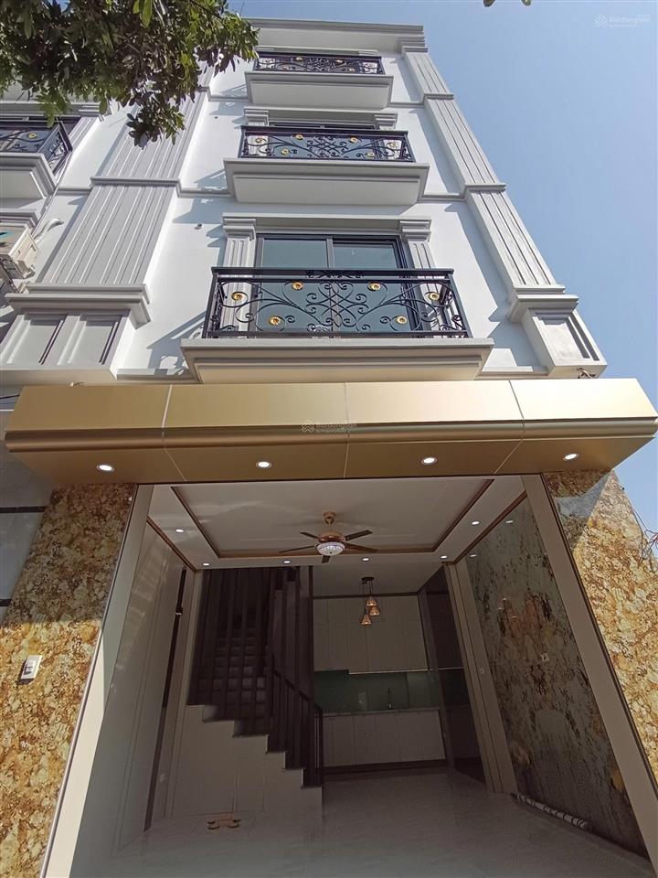 Cần bán nhà diện tích 46m2, xây 3,5 tầng tại xã hưng đạo quốc oai ô tô đỗ cửa giá 3tỷ150 có tl