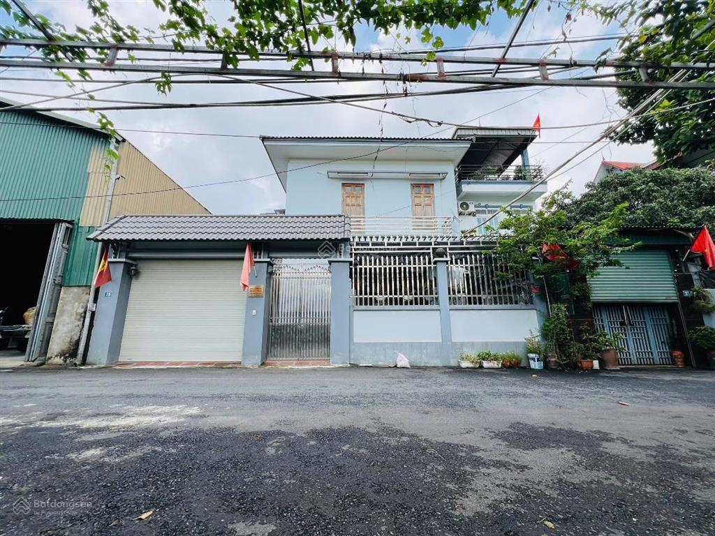 Bán gấp nhà 3 tầng, diện tích 260m2 tại vân côn hoài đức chỉ nhỉnh 17 tỷ