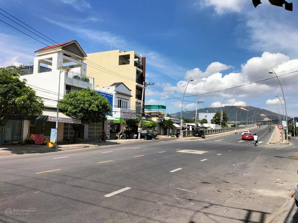 Đất mặt tiền phong châu, phước hải, nha trang. dt 95,8m2, ngang 5m. giá 90tr/m2