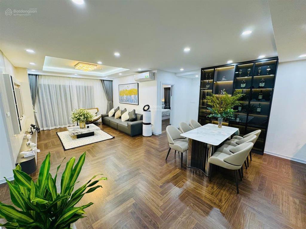 Bán ch hoàng thành pearl 3pn dt 114m² giá cạnh tranh sổ đỏ sẵn sàng giao dịch 0906 241 ***
