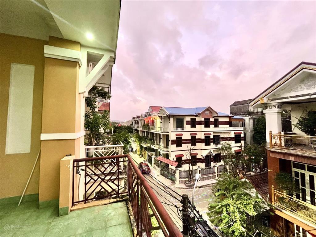 Nhà đẹp 3 tầng khu đê bao đường thành thái