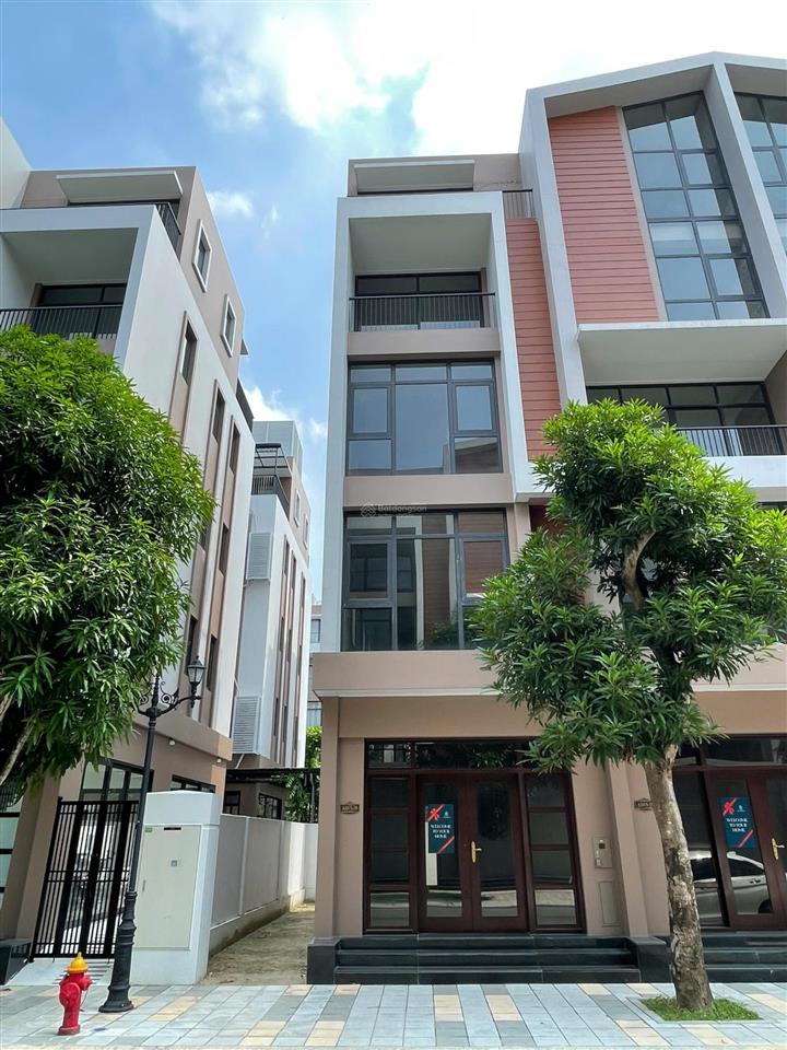 Vin 3 em có căn xẻ khe dt 91 m², đẹp, giá chỉ 11,x tỷ cần bán. giá tham khảo tốt trong khu vực.