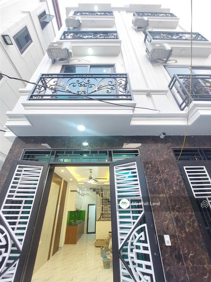 Những căn nhà đẹp, dt 35m2, xây 5 tầng, gần quốc lộ 6 biên giang chương mỹ mới, giá chỉ 3.5 tỷ