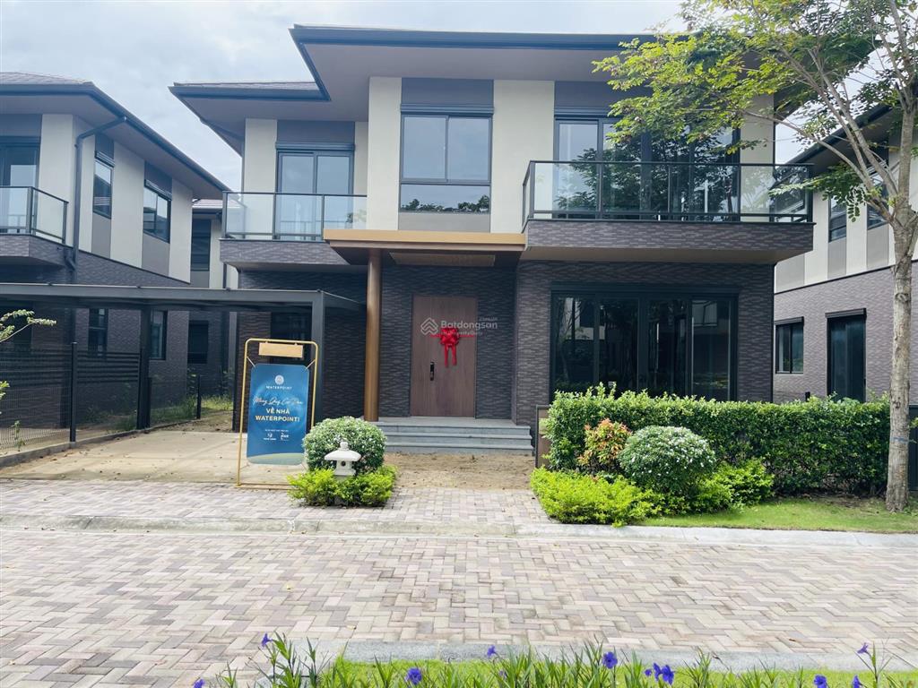 Biệt thự đơn lập 300m2 bán 10,5 tỷ, thiết kế 3 tầng 0938 919 ***