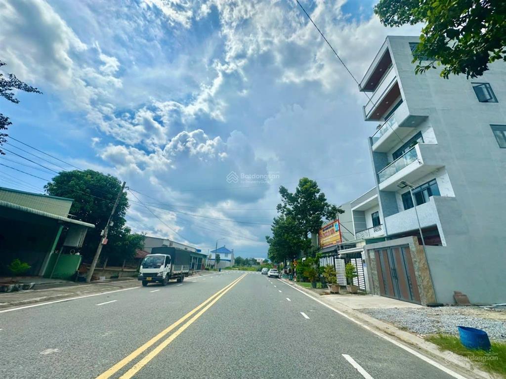 Hàng ngộp, 1 lô hiếm có đường số 51 cách vòng xoay ga metro, trung tâm thương mại 500m, dt 7,5x20m