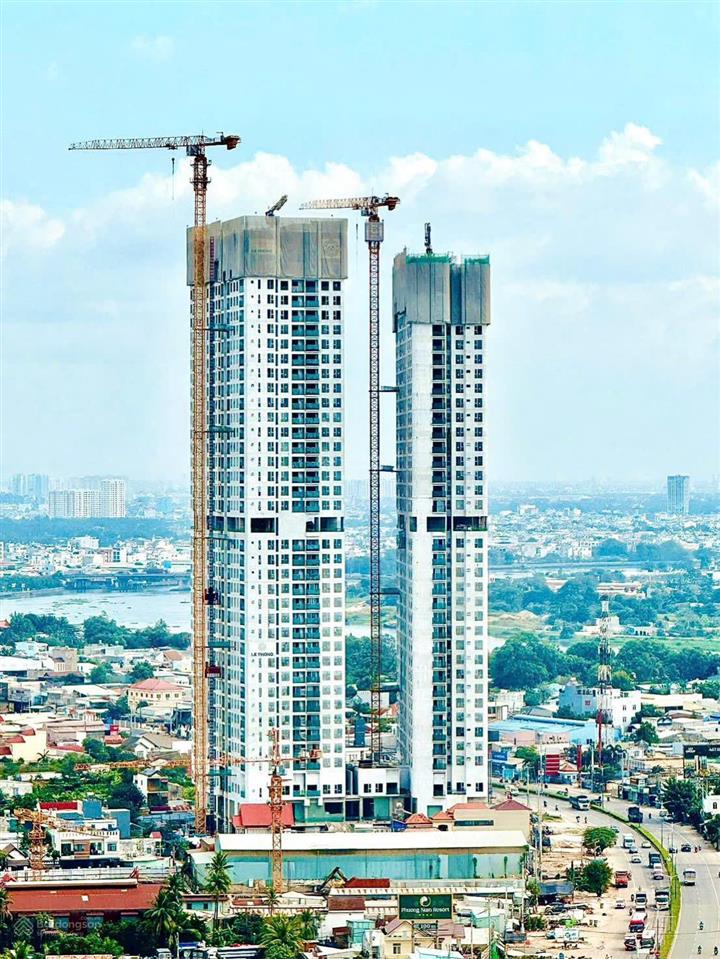 Chính chủ bán căn 1pn+, block b view hồ bơi, giá 2,930 tỷ, có hỗ trợ vay bank. 0931 118 ***