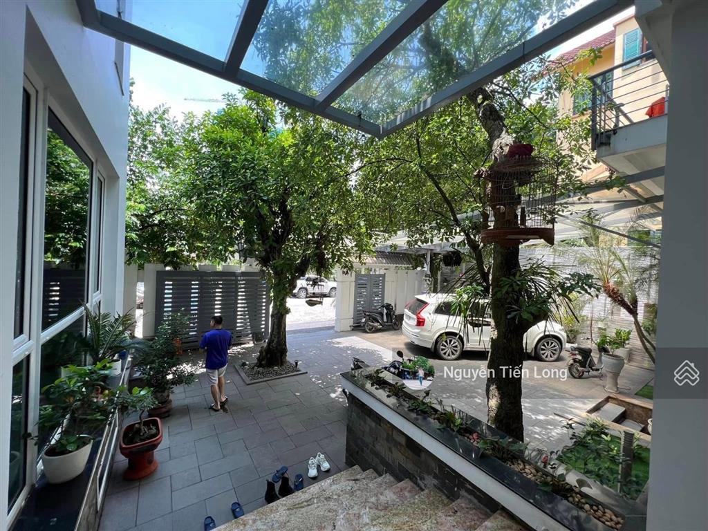 Siêu biệt thự vườn đào diện tích rộng 368m2 view vườn hoa full nội thất nhập khẩu giá 230 tỷ