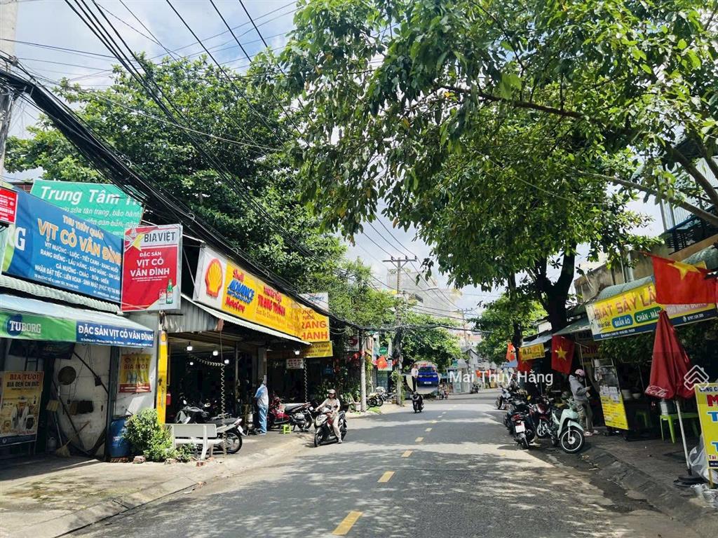 Mặt tiền kinh doanh sầm uất ngay đh cảnh sát. cách phạm văn đồng 50m giá 10,2 tỷ gpxd 5 tầng