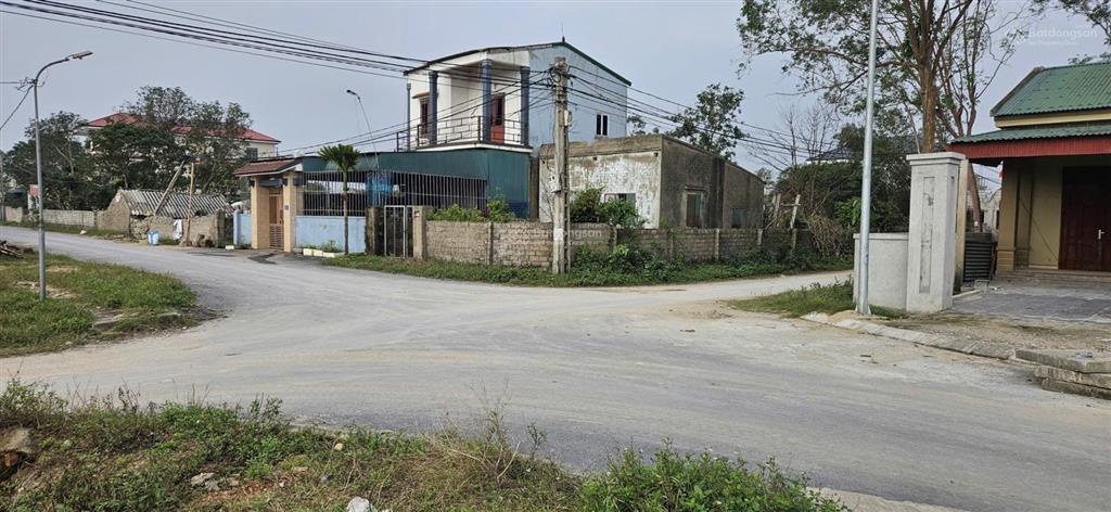 Đất gần đường 30m, mặt đường lam sơn thảm nhựa 15m kinh doanh tốt nghi hòa cửa lò