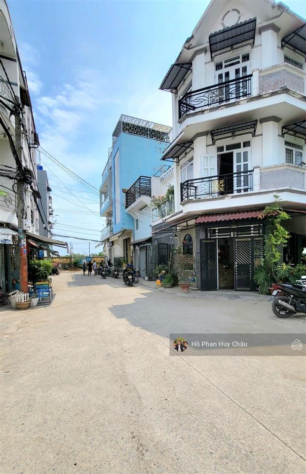 Vip căn góc giá rẻ đường 8m 6 tỷ 4 huỳnh tấn phát