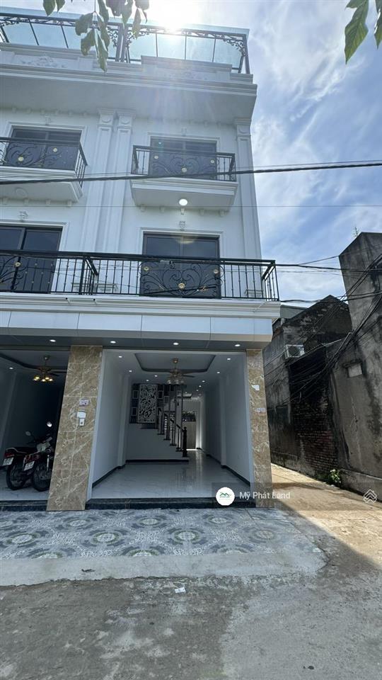 Bán nhà 4 tầng 40m2, ô tô đỗ ngõ, 1km ra ủy ban đông la, 8 phút ra kđt đô nghĩa hà đông, giá 3,8 tỷ