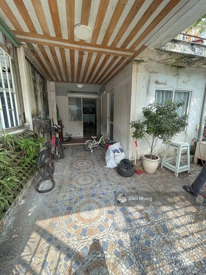 Bán nhà phố liền kề (nhà trống), mặt tiền đường 6m, dt 75m², giá 4 tỷ 5 (tl), 0908 002 ***