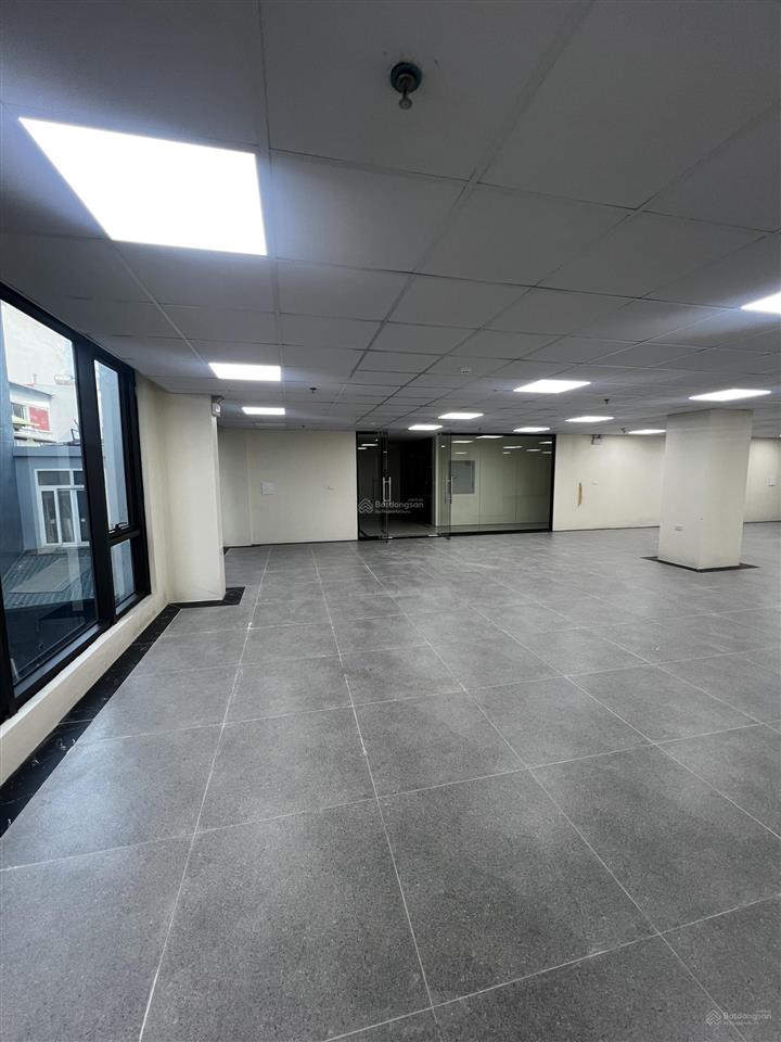 Bán tòa nhà 10 tầng mặt phố hồng tiến, 500m², mt 18m, view hồ, đón cầu trần hưng đạo sắp xong