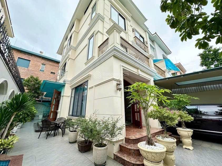 Bán biệt thự song lập mỹ hoàng mt đường phạm thái bường pmh quận 7. giá bán 78 tỷ dt 210m2