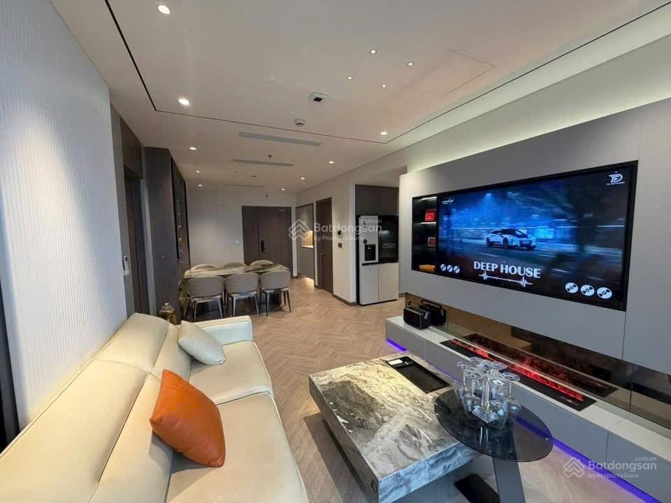 Chủ nhà cần bán nhanh ch 2pn + 1 hướng đông nam view vườn hoa tầng cao. giá bán 7 tỷ ctl
