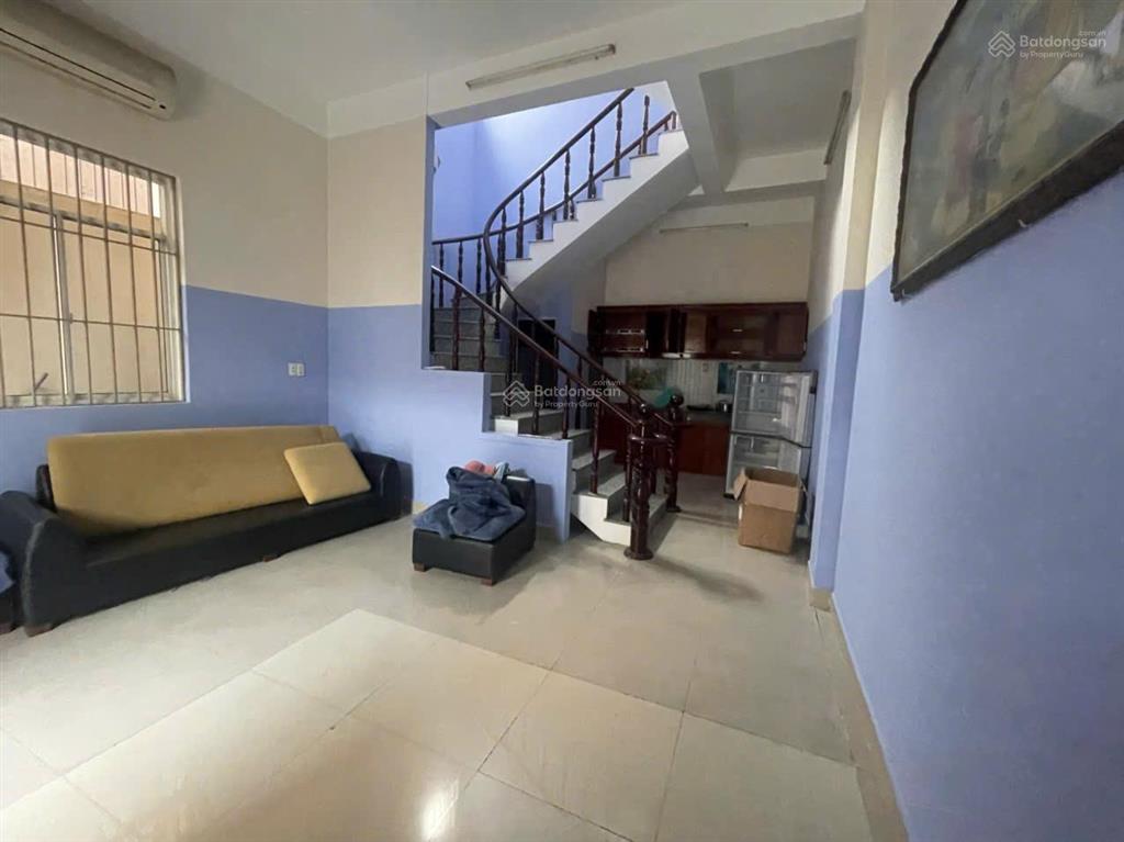 Bán nhà 3 tầng kiên cố sổ hoàn công giá 4tỷ8 tổng 152m2 sử dụng đường 6m ô tô qua lại gần chợ