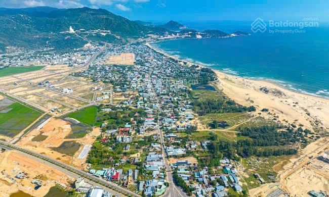 Bán đất mặt tiền đường hoàng sa, ven biển cát tiến. diện tích 199.3m2. giá chỉ 5,5 tỉ. rẻ nhất khu