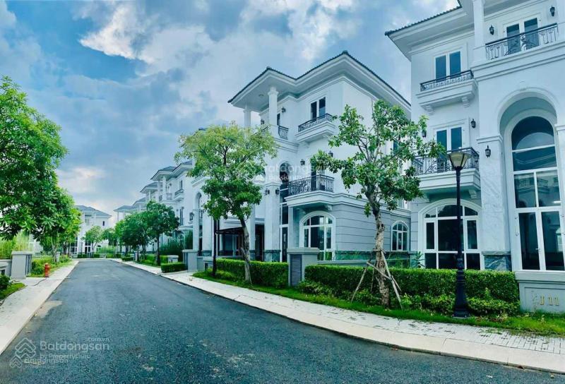 Biệt thự góc, ngay hồ bơi. chỉ 26,5 tỷ 0902 746 ***