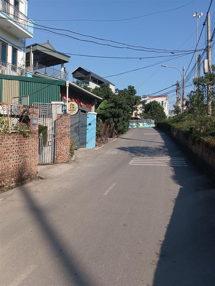 Đón đầu tp ven sông, dt 46m, lô góc, ô tô chánh, số vuông đét, giá 5,3 tỷ. 0918 062 ***