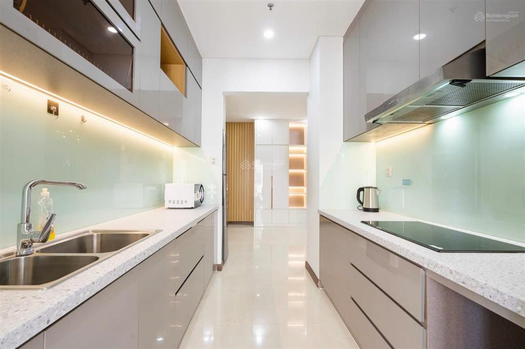 Chính chủ cần bán cc 3pn + 134m² giá 20 tỷ bao hết, full nội thất tại hado centrosa q.10, hcm