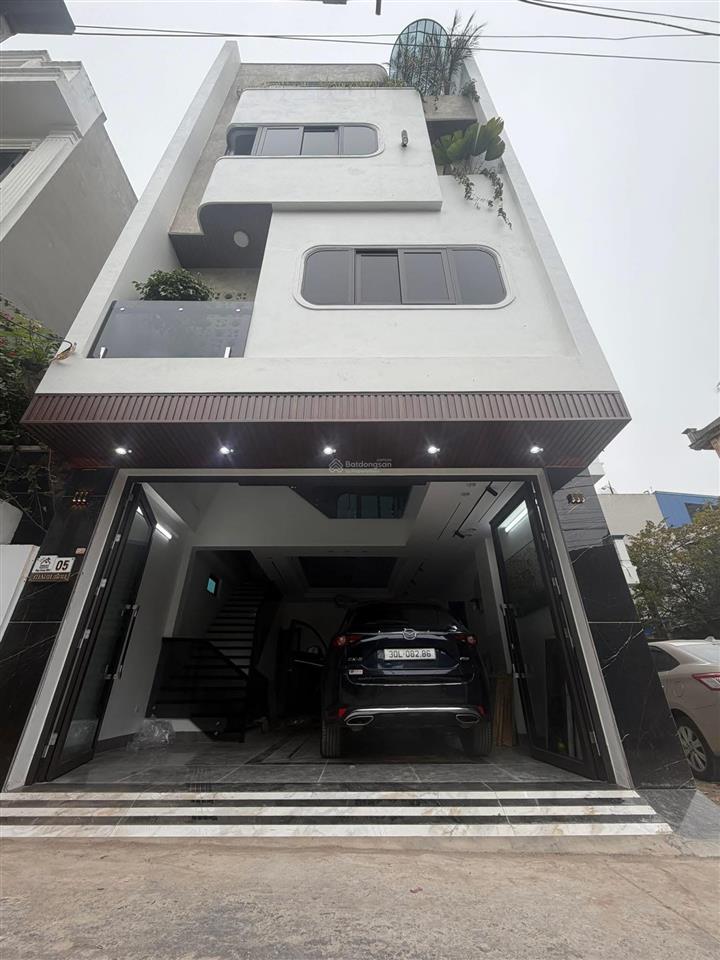 Siêu phẩm nhà thanh bình, hàn thuyên. ô tô đỗ cửa